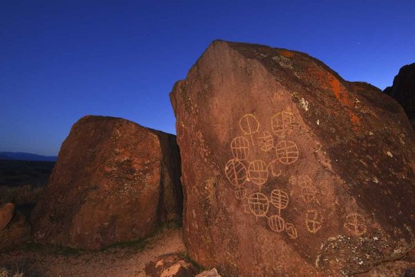 CA, Owens Valley, Bishop Rock with petroglyphs